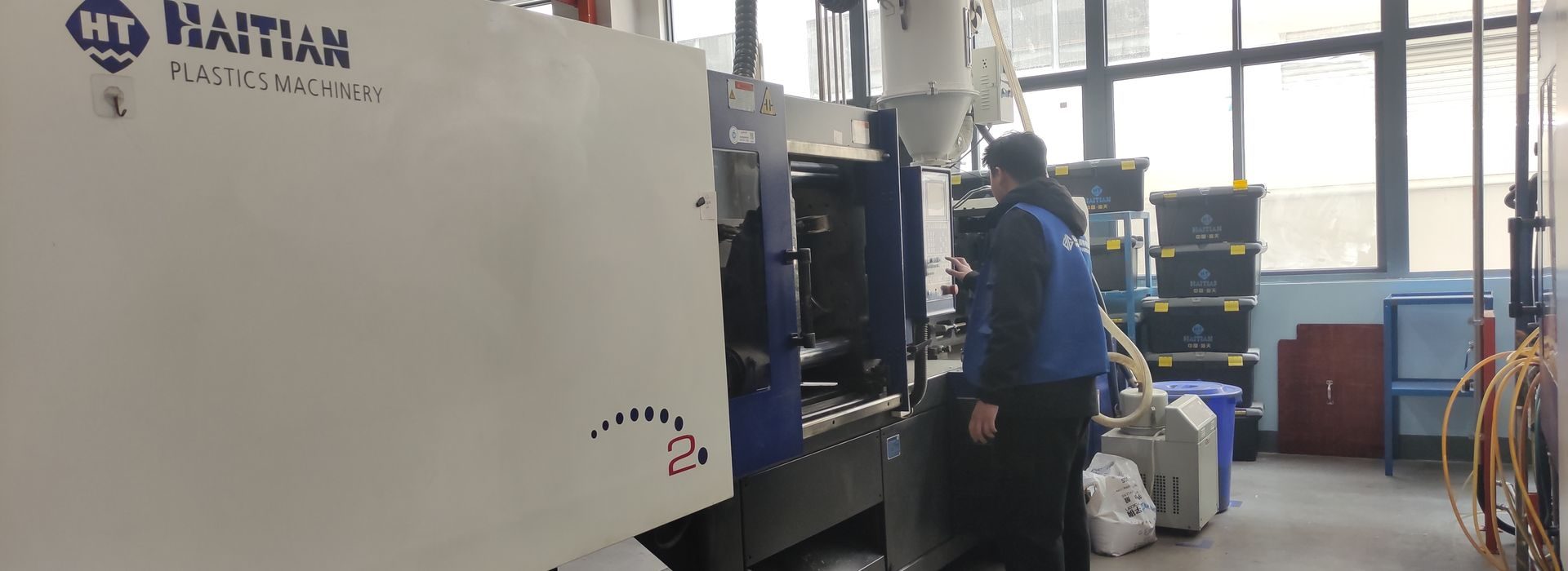 Incoming material and part storage at a partner factory